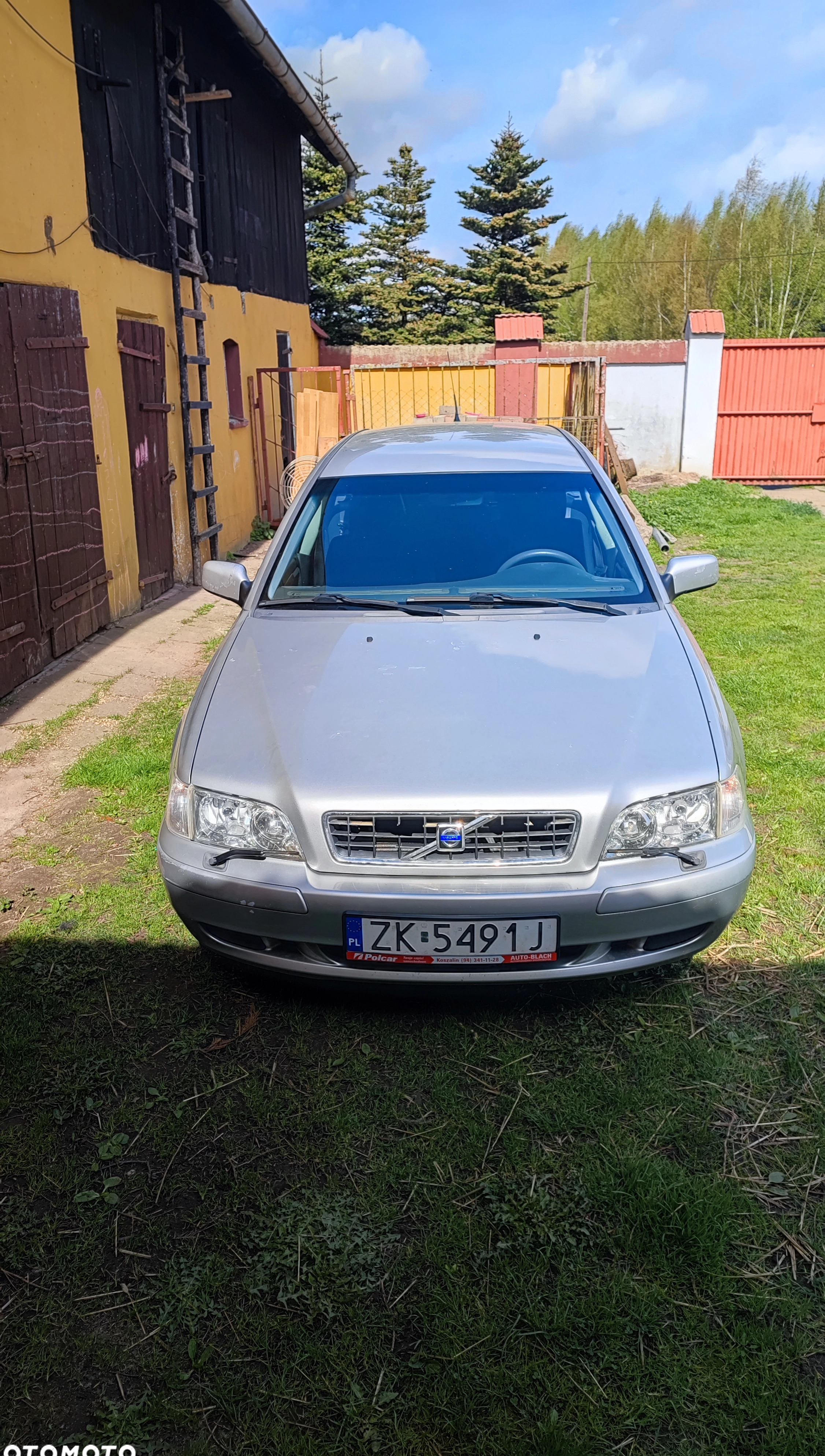 Volvo V40 cena 3500 przebieg: 190000, rok produkcji 2002 z Międzybórz małe 46
